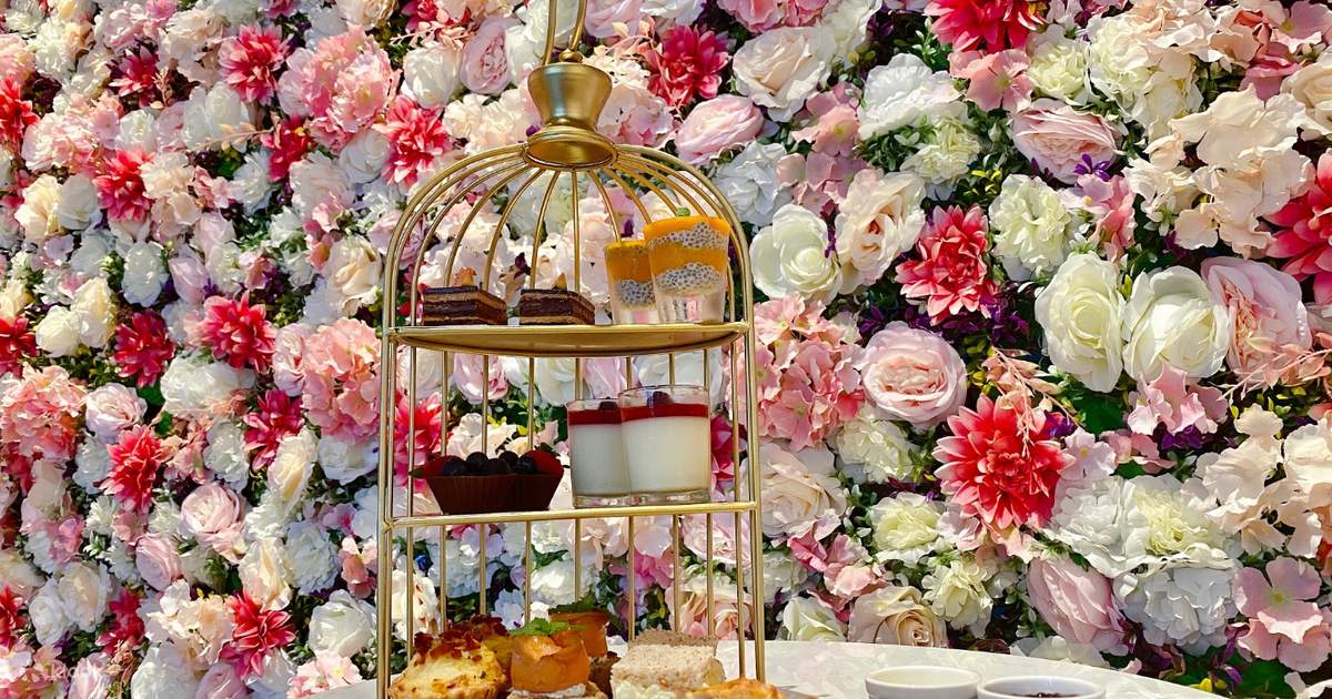 Lan Kwai Fong Hotel Kau U Fong with Breakfast & Afternoon Tea Set Klook